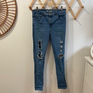 Levis womens skinny jeans 31